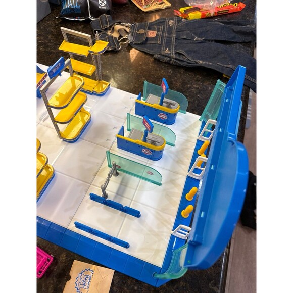 Mini Brands 5 Surprise Mini Mart READ DESCRIPTION - Picture 3 of 8